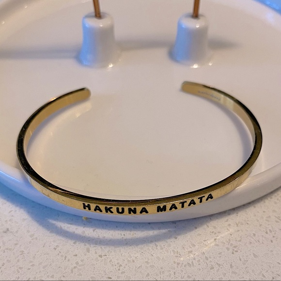 Gold Mantra Band - “Hakuna Matata” bracelet - Picture 4 of 5